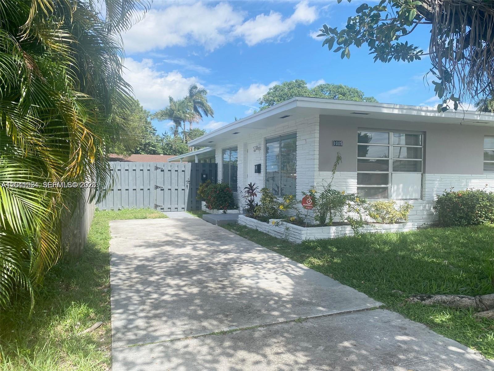 1005 NE 2nd St # 1, Hallandale Beach FL 33009 photo 2