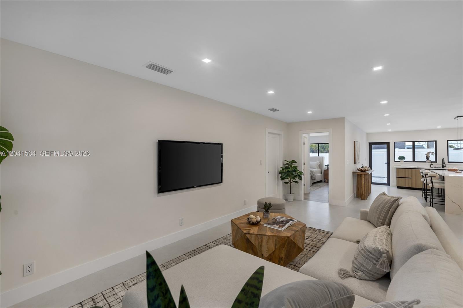 5718 NE 15th Ave, Fort Lauderdale FL 33334 photo 5