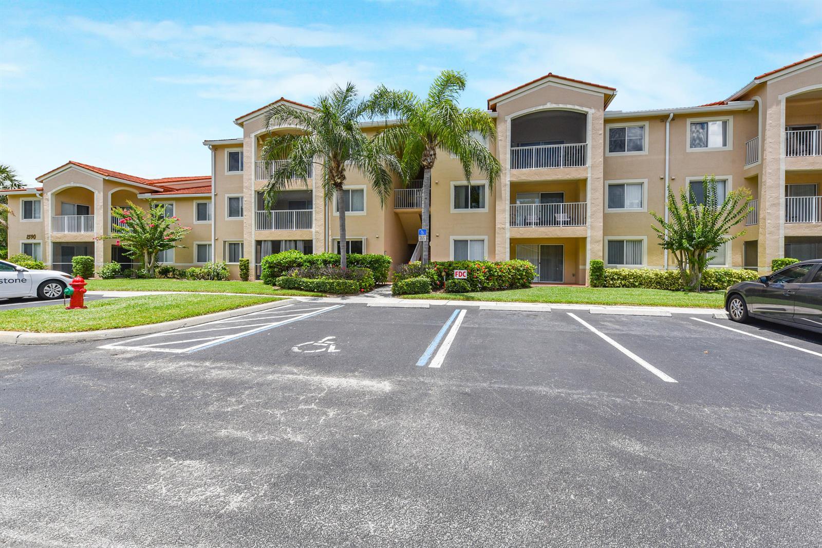 1590 S 42nd Circle # 106, Vero Beach FL 32967