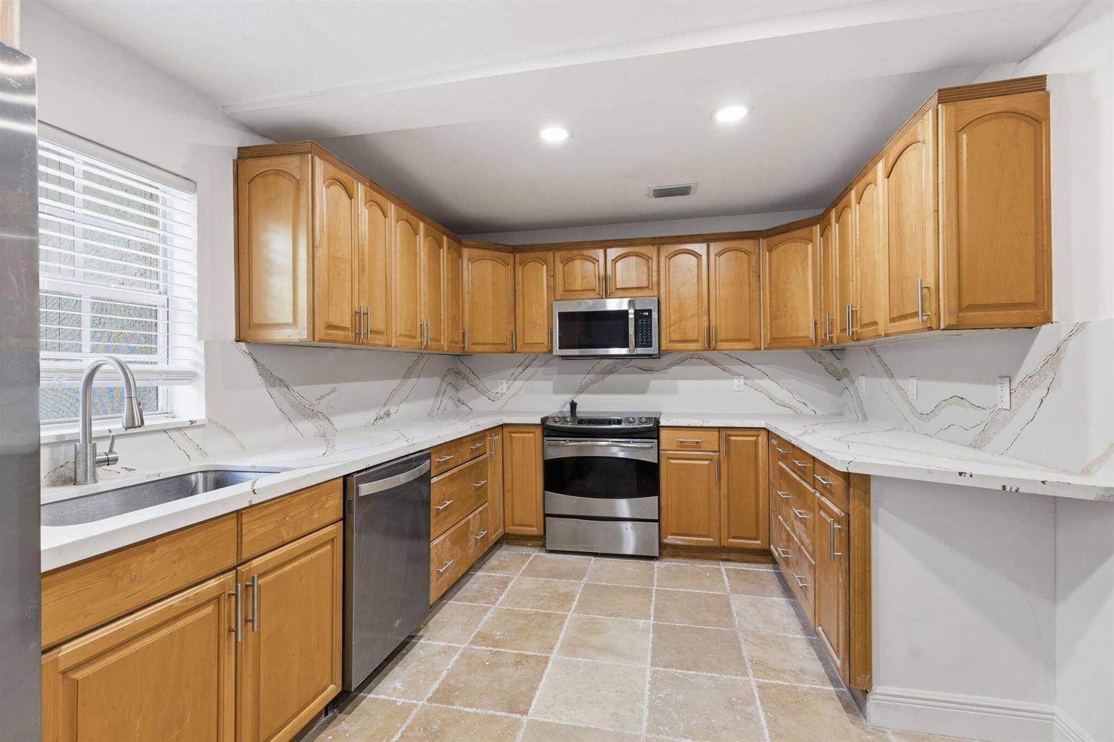4793 Badger Avenue, West Palm Beach FL 33417 photo 4