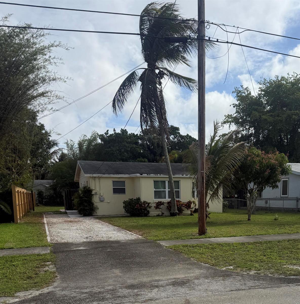 4596 Old Military Trail, FL 33417