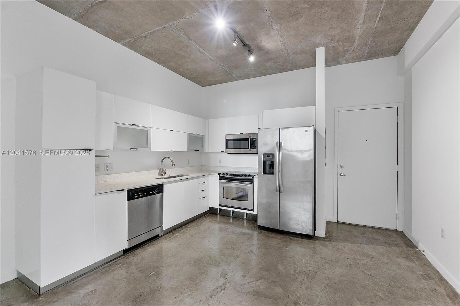 234 NE 3rd St # 1404, Miami FL 33132 photo 5