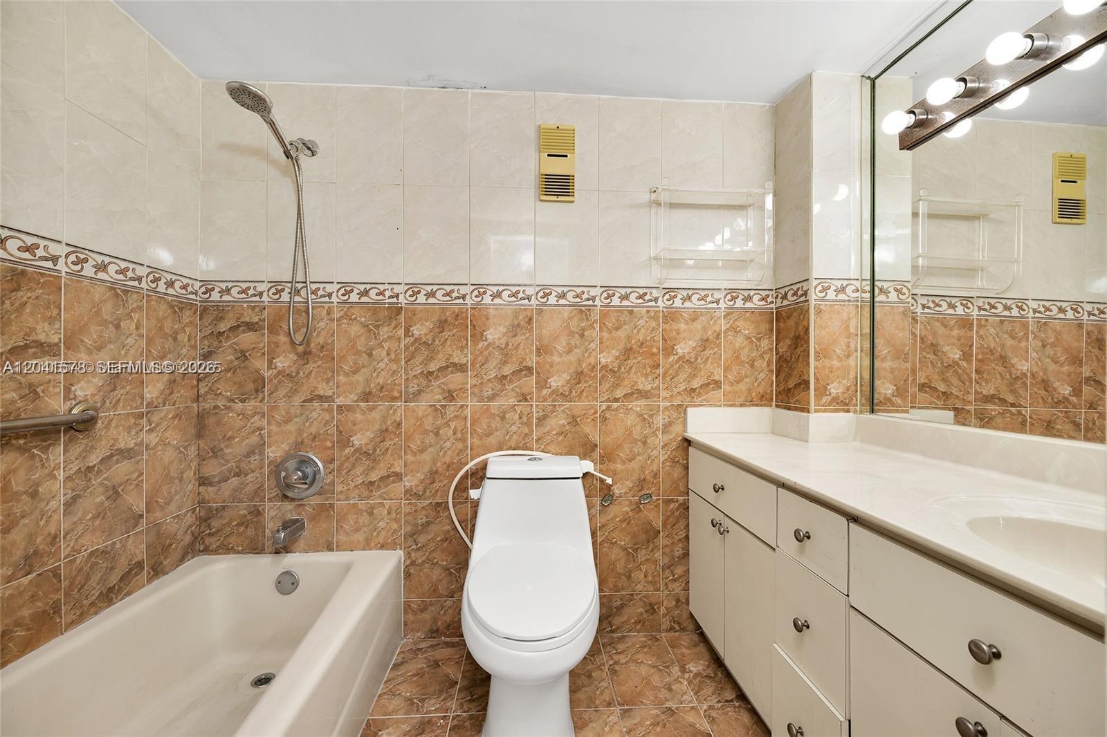 5050 NW 7th St # 202, Miami FL 33126 photo 3