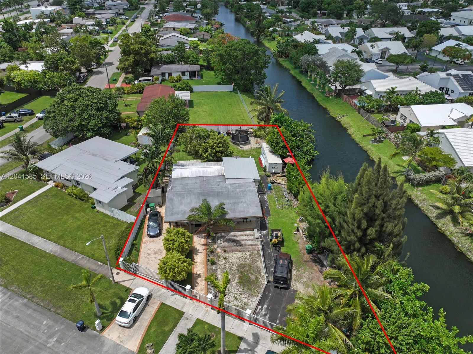 11525 Snapper Creek Dr, Miami FL 33173 photo 2