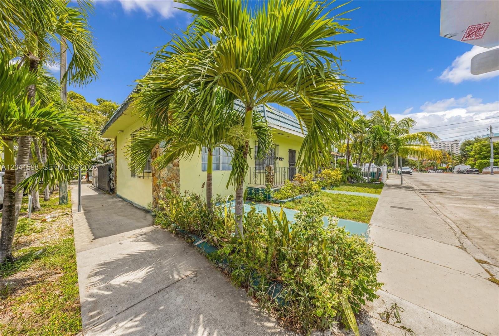 1477 NW 2nd St, Miami FL 33125 photo 3