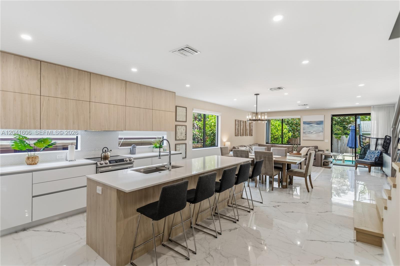 809 SW 10th St, Fort Lauderdale FL 33315