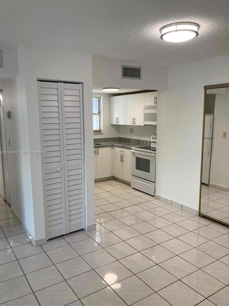 210 Fontainebleau Blvd # 306, Miami FL 33172 photo 3