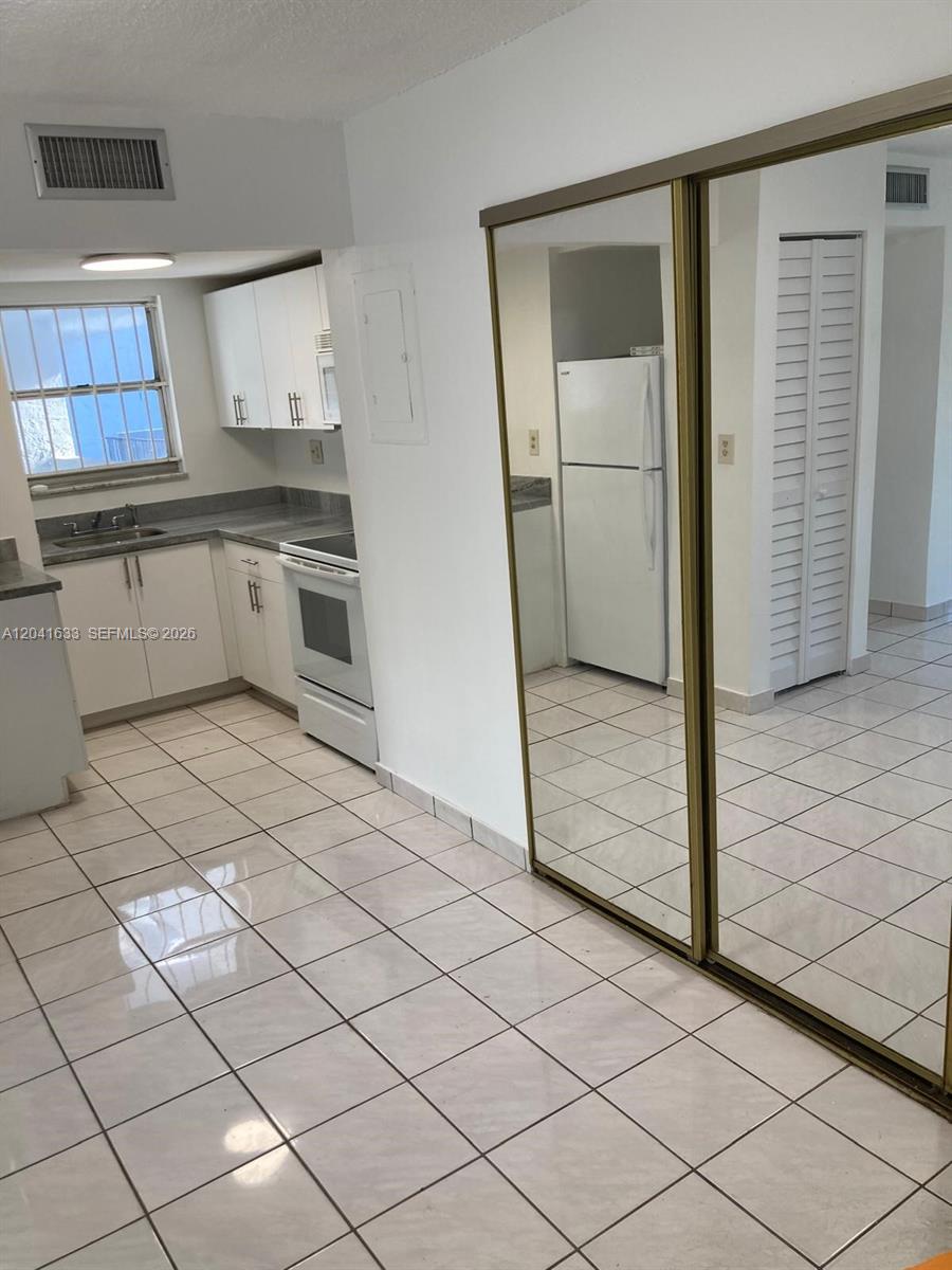 210 Fontainebleau Blvd # 306, Miami FL 33172 photo 4