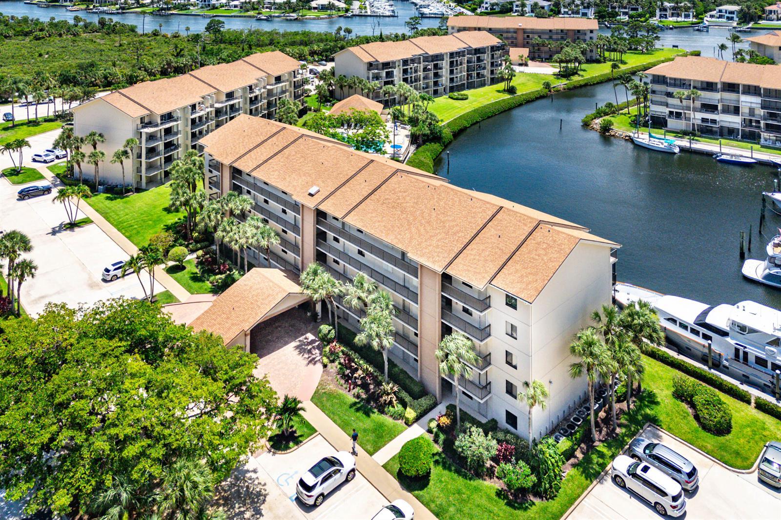 1301 Seafarer Circle # 403, Jupiter FL 33477 photo 2