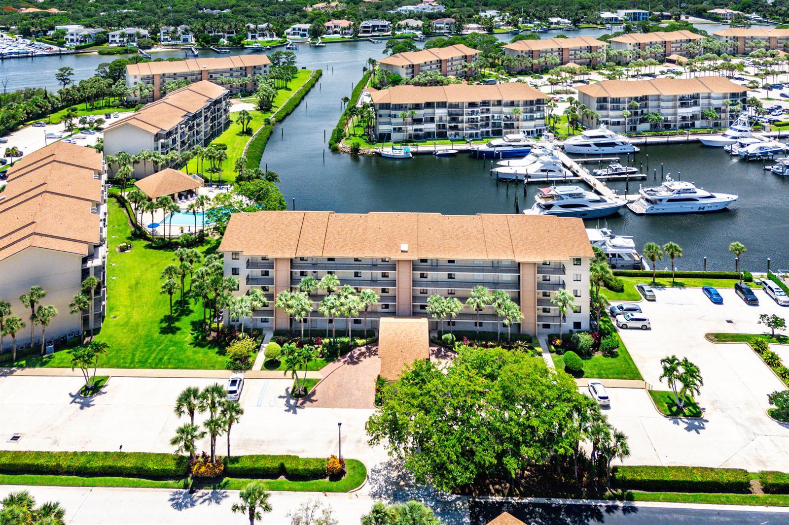 1301 Seafarer Circle # 403, Jupiter FL 33477 photo 3