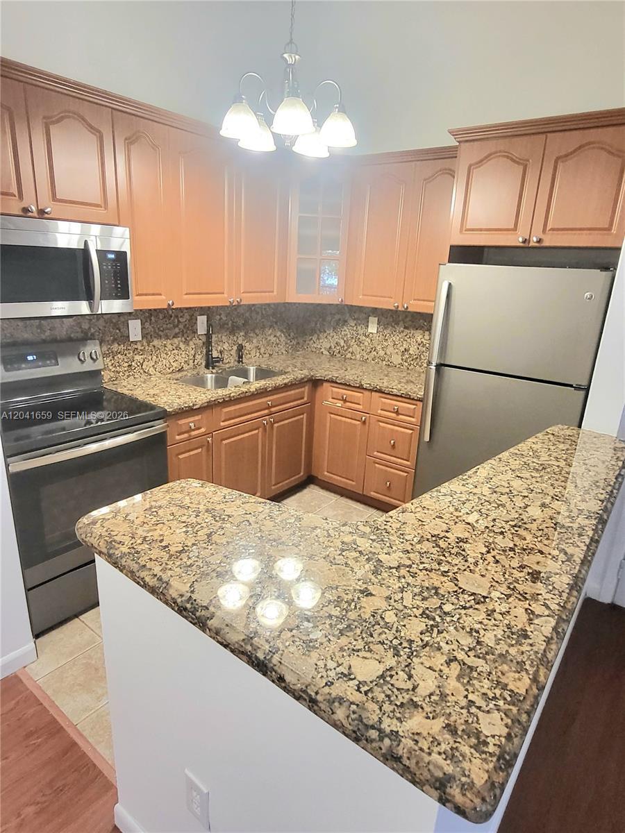 18845 NW 62nd Ave # 207, Hialeah FL 33015