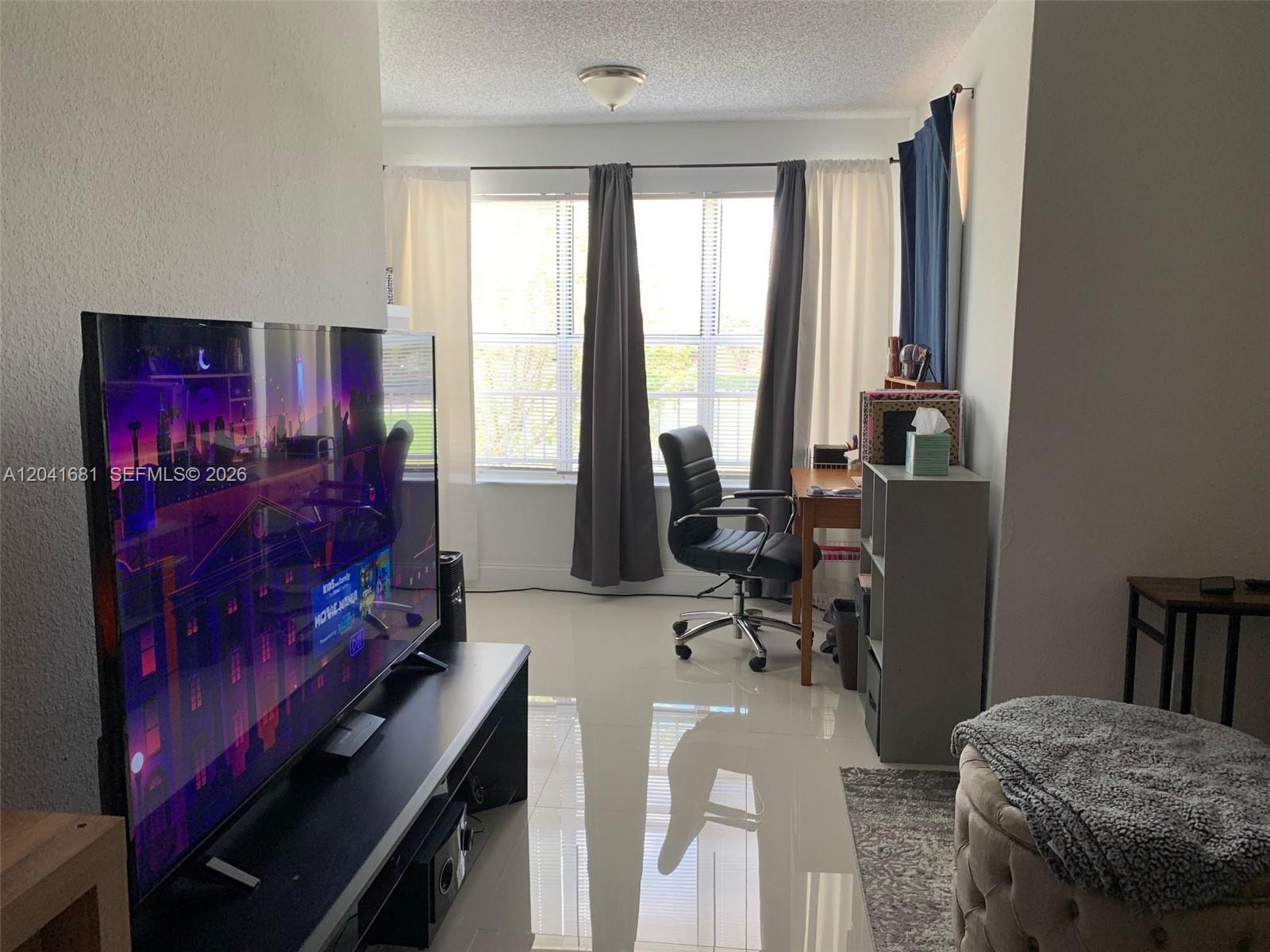 3330 Pinewalk Dr N # 1621, Margate FL 33063