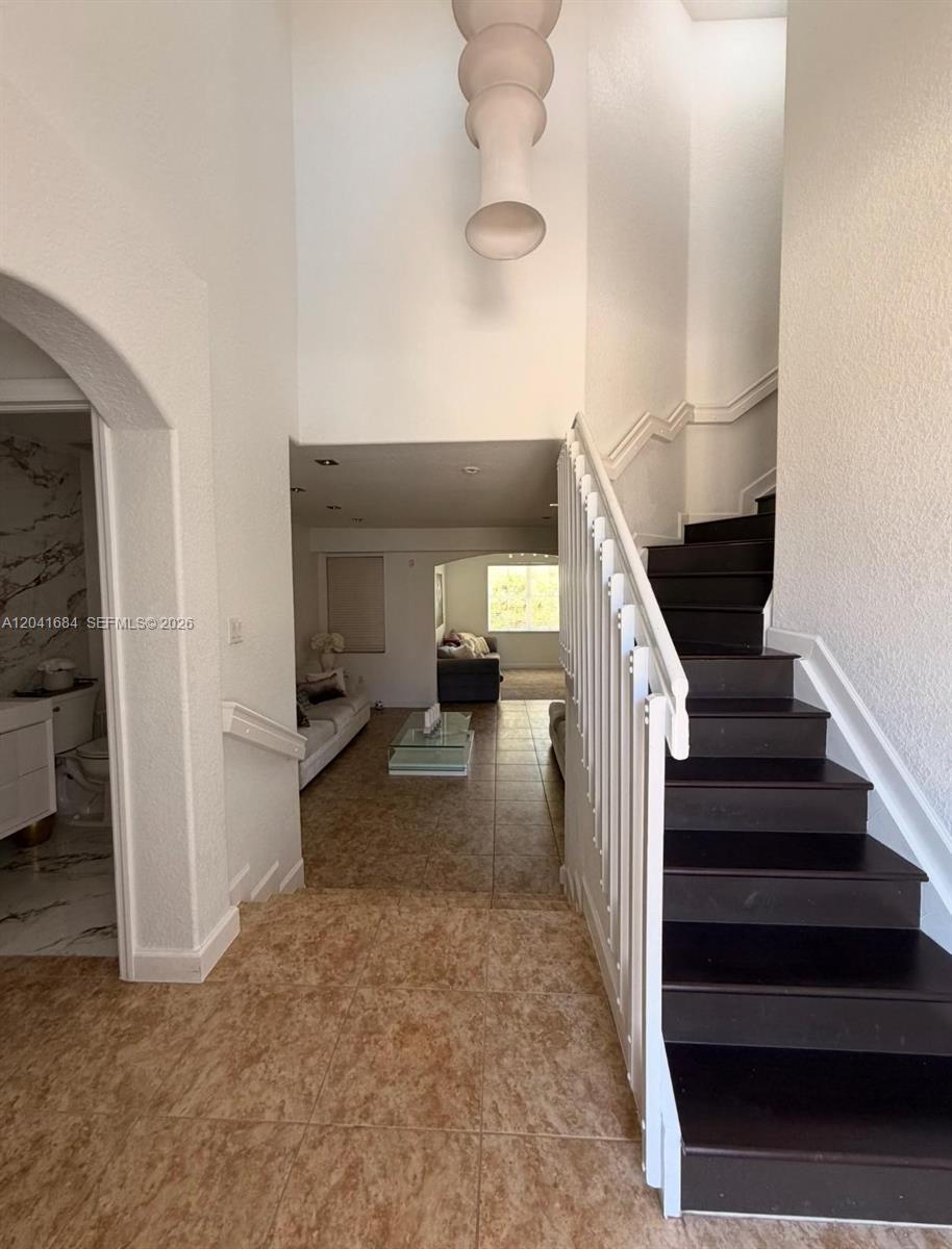 10958 NW 86th Ter, Doral FL 33178 photo 2