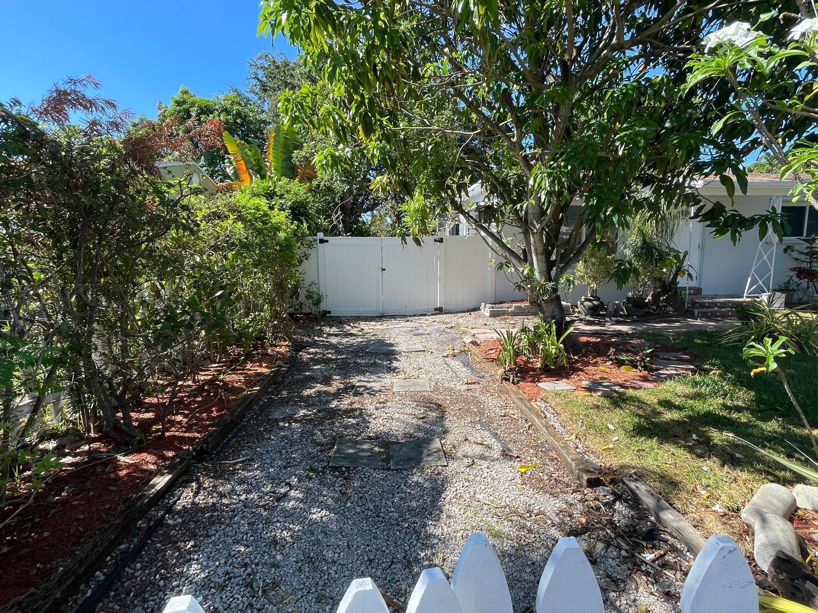 1635 NE 160th Street, North Miami Beach FL 33162 photo 3