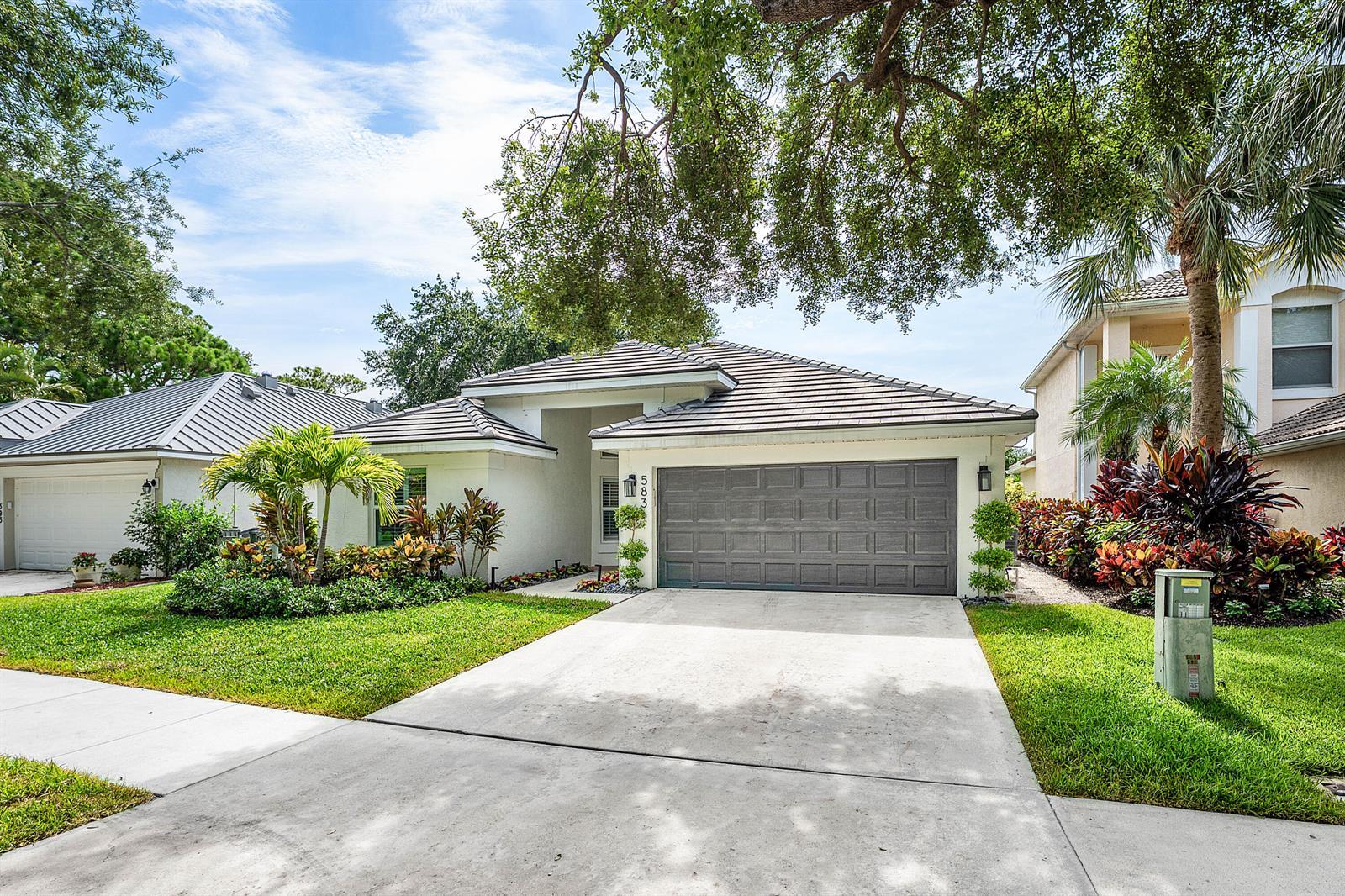 583 Canoe Point, Delray Beach FL 33444 photo 2