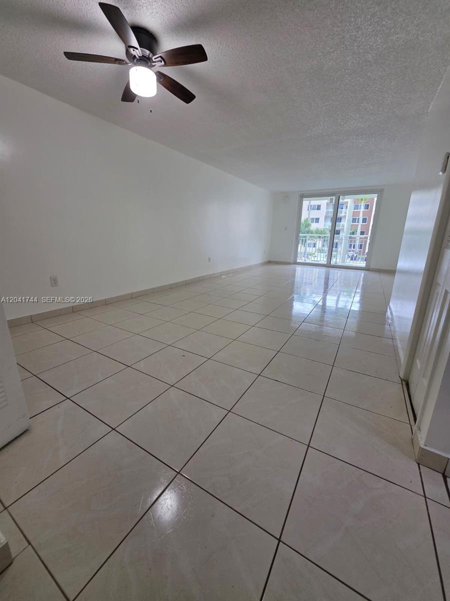 6930 Miami Gardens Dr # 209, Hialeah FL 33015 photo 2