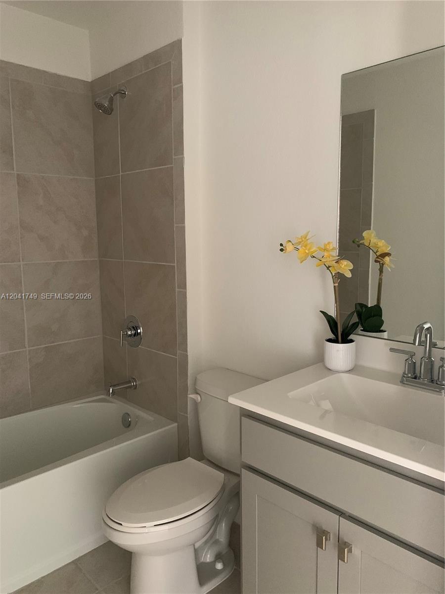 1068 SE 24th Ave # 1068, Homestead FL 33035 photo 4