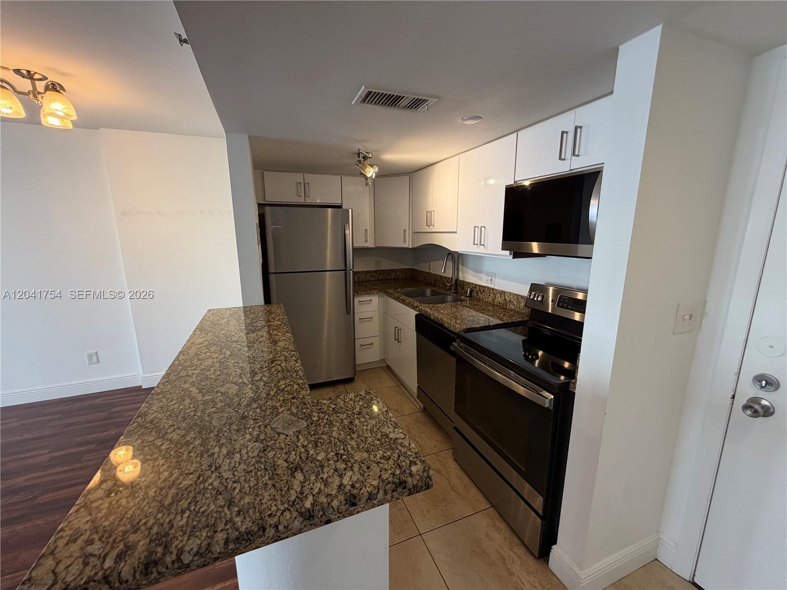 770 Claughton Island Dr # 707, Miami FL 33131 photo 2