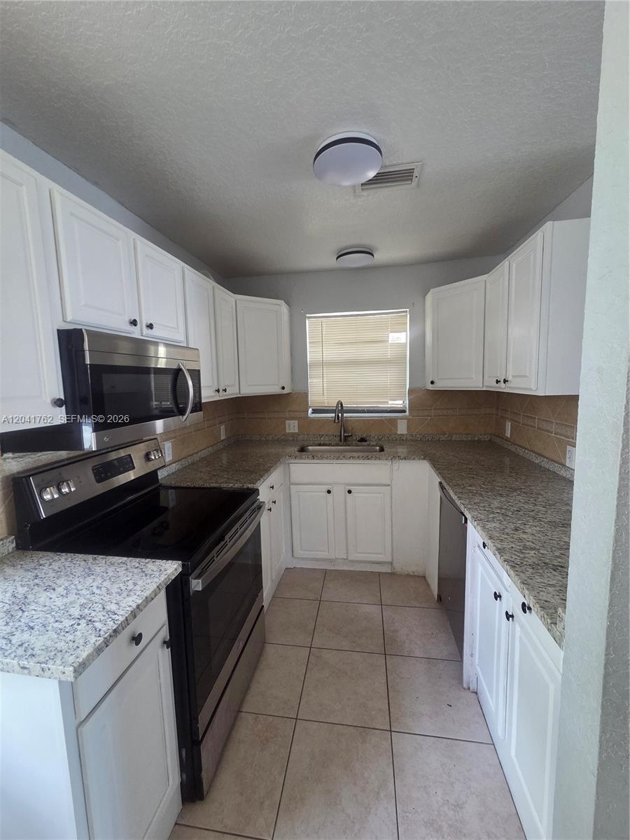 46 SE 10th St # 3, Deerfield Beach FL 33441 photo 3