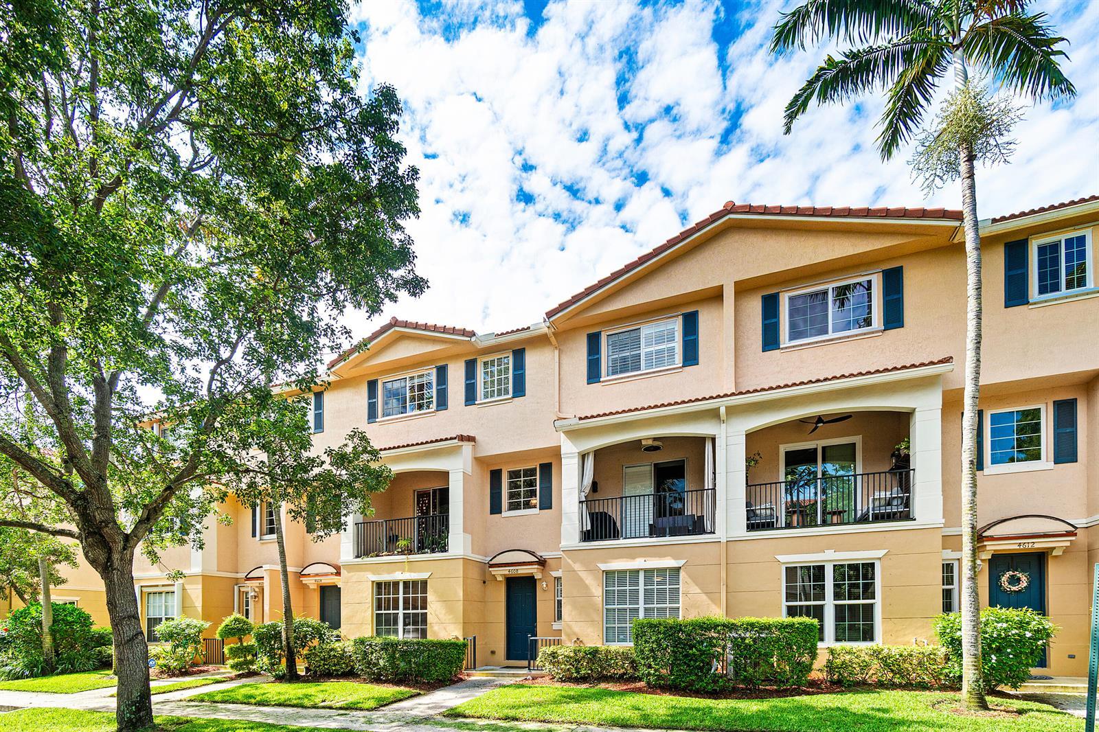 4608 Danson Way, Delray Beach FL 33445 photo 2