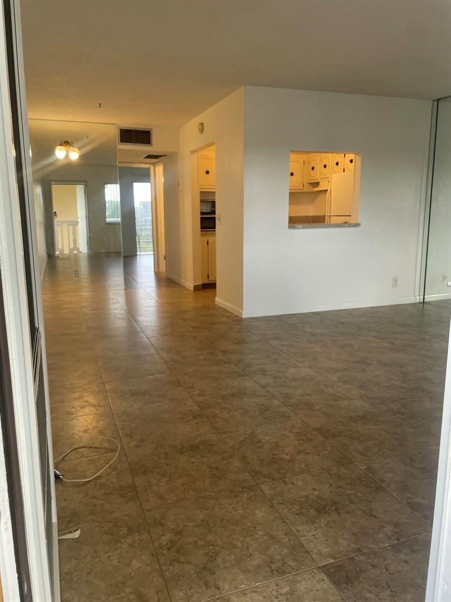 500 Village Green Circle W # 302, Palm Springs FL 33461