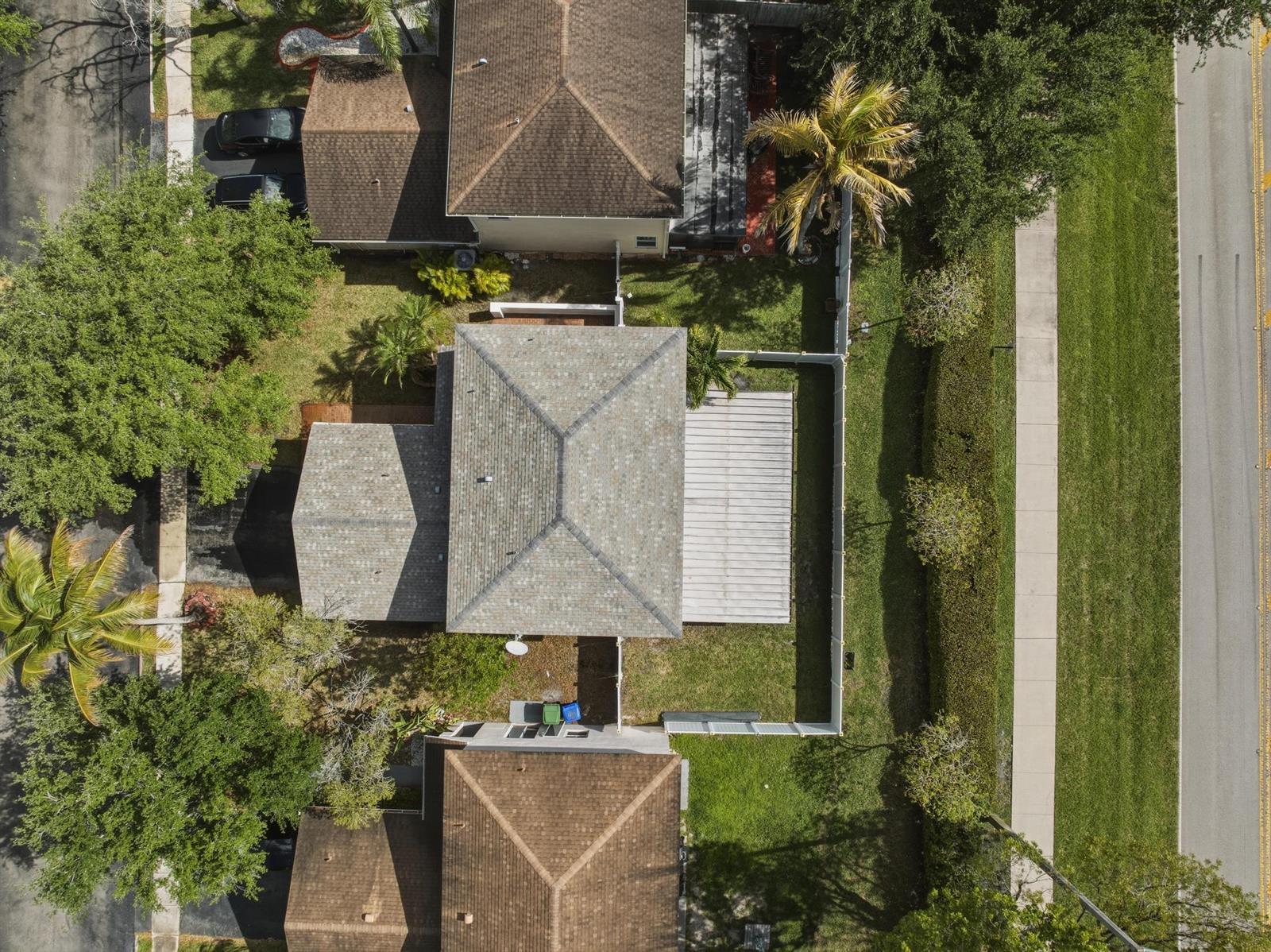 310 NW 207th Way, Pembroke Pines FL 33029 photo 5