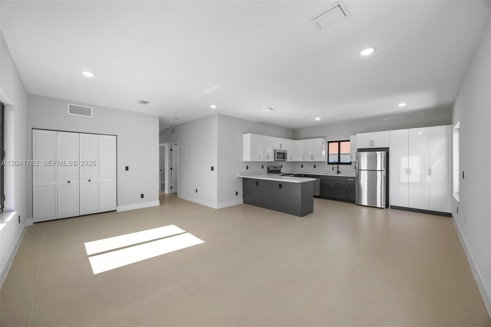 601 NW 3rd Ave, Hallandale Beach FL 33009 photo 5