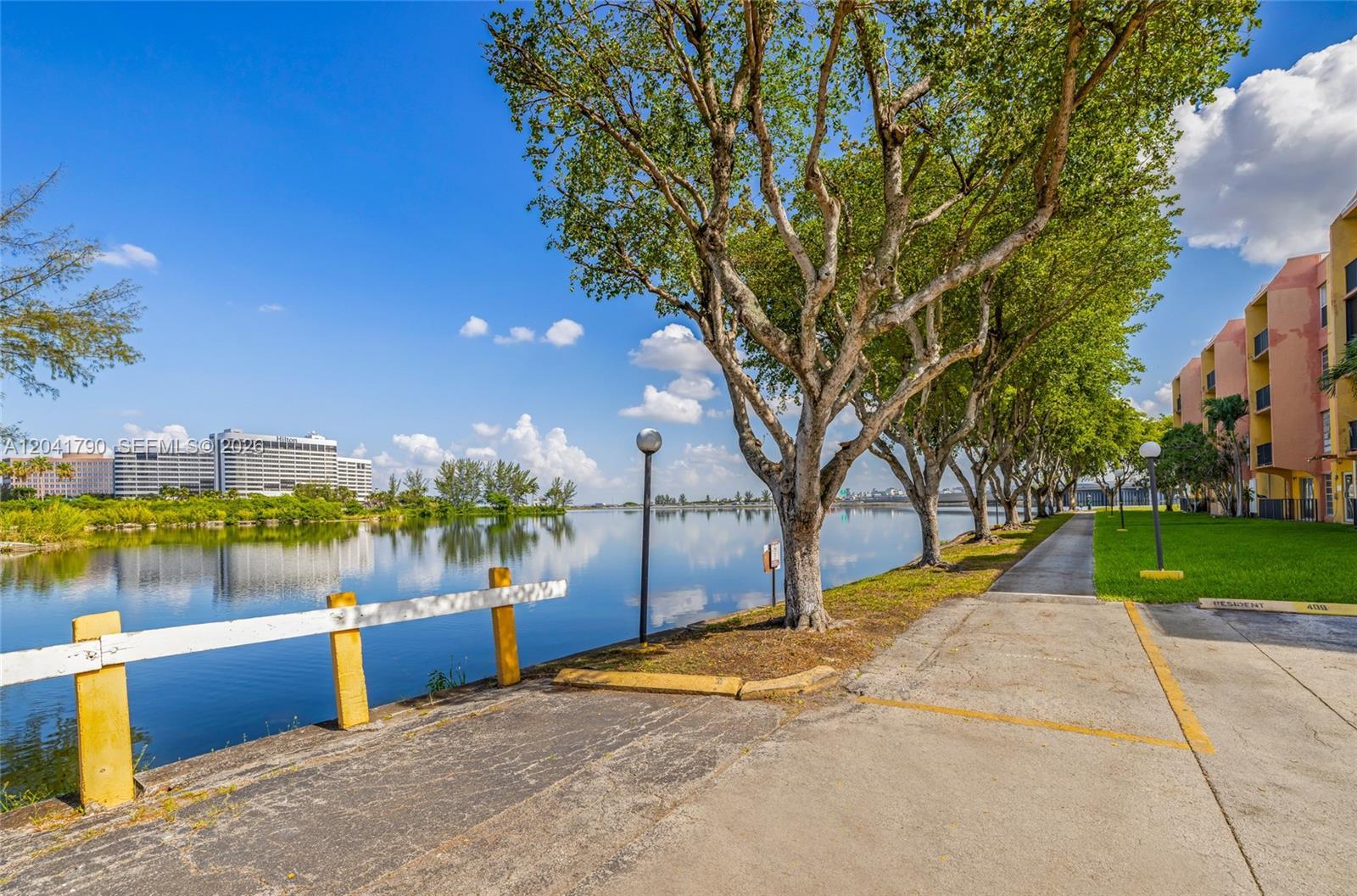 4805 NW 7th St # 15, Miami FL 33126 photo 2