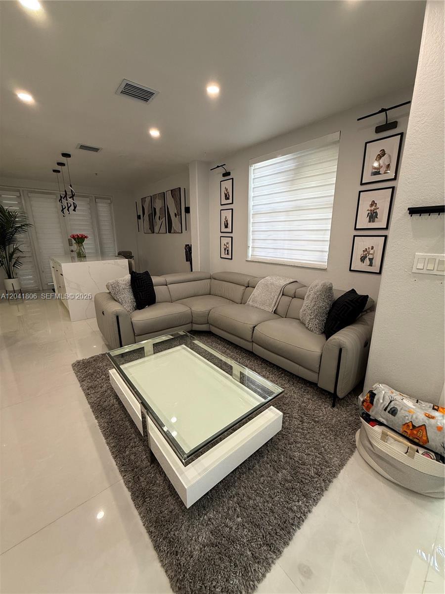 8037 W 36th Ave # 6, Hialeah FL 33018 photo 5