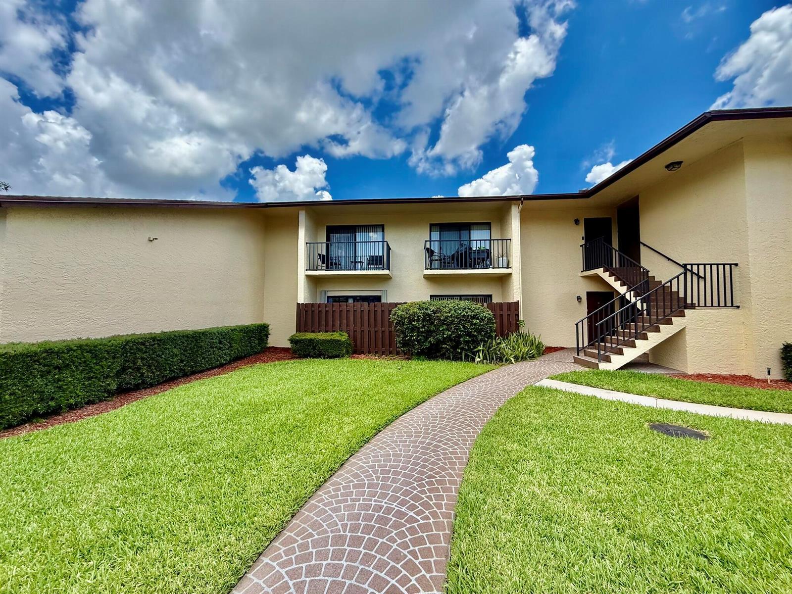 2050 Oleander Boulevard # 103, Fort Pierce FL 34950 photo 2