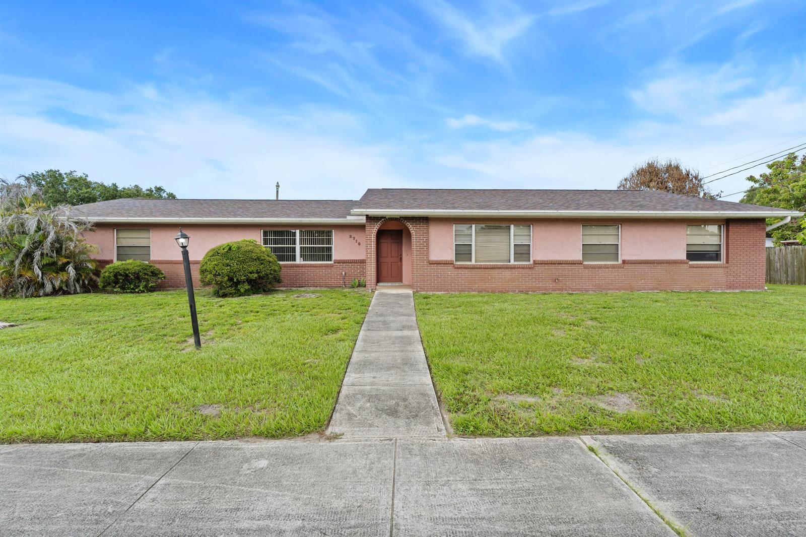 2710 Dove Street, Fort Pierce FL 34982