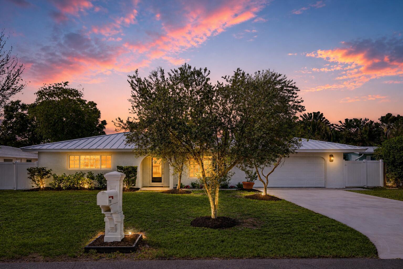 718 SW 27th Place, Boynton Beach FL 33435