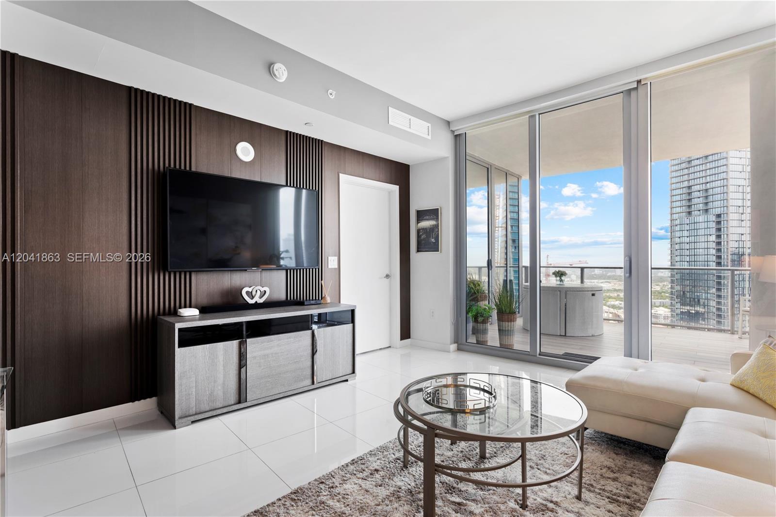 851 NE 1st Ave # 3900, Miami FL 33132 photo 2