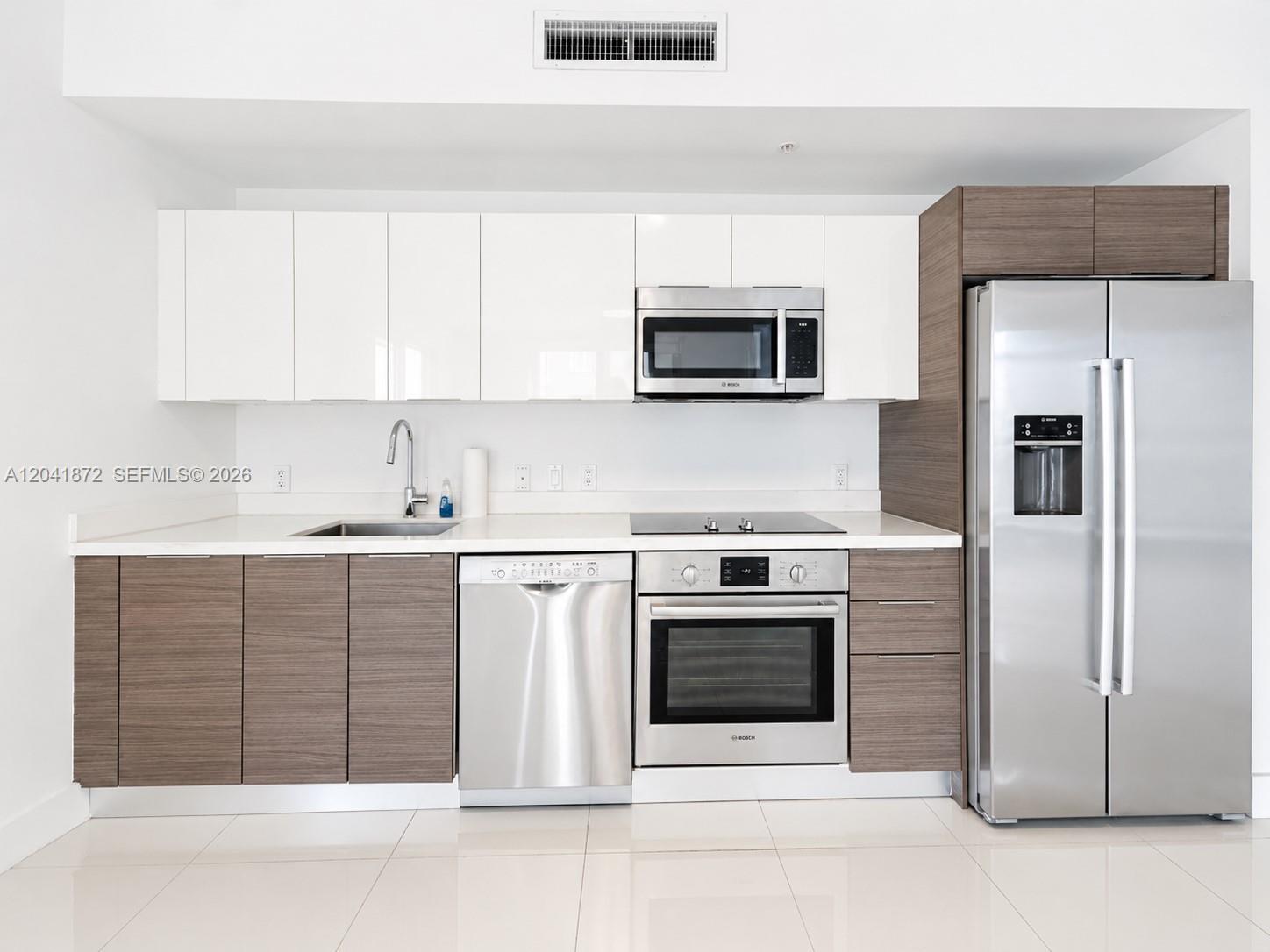 1010 SW 2nd Ave # 1504, Miami FL 33130 photo 2