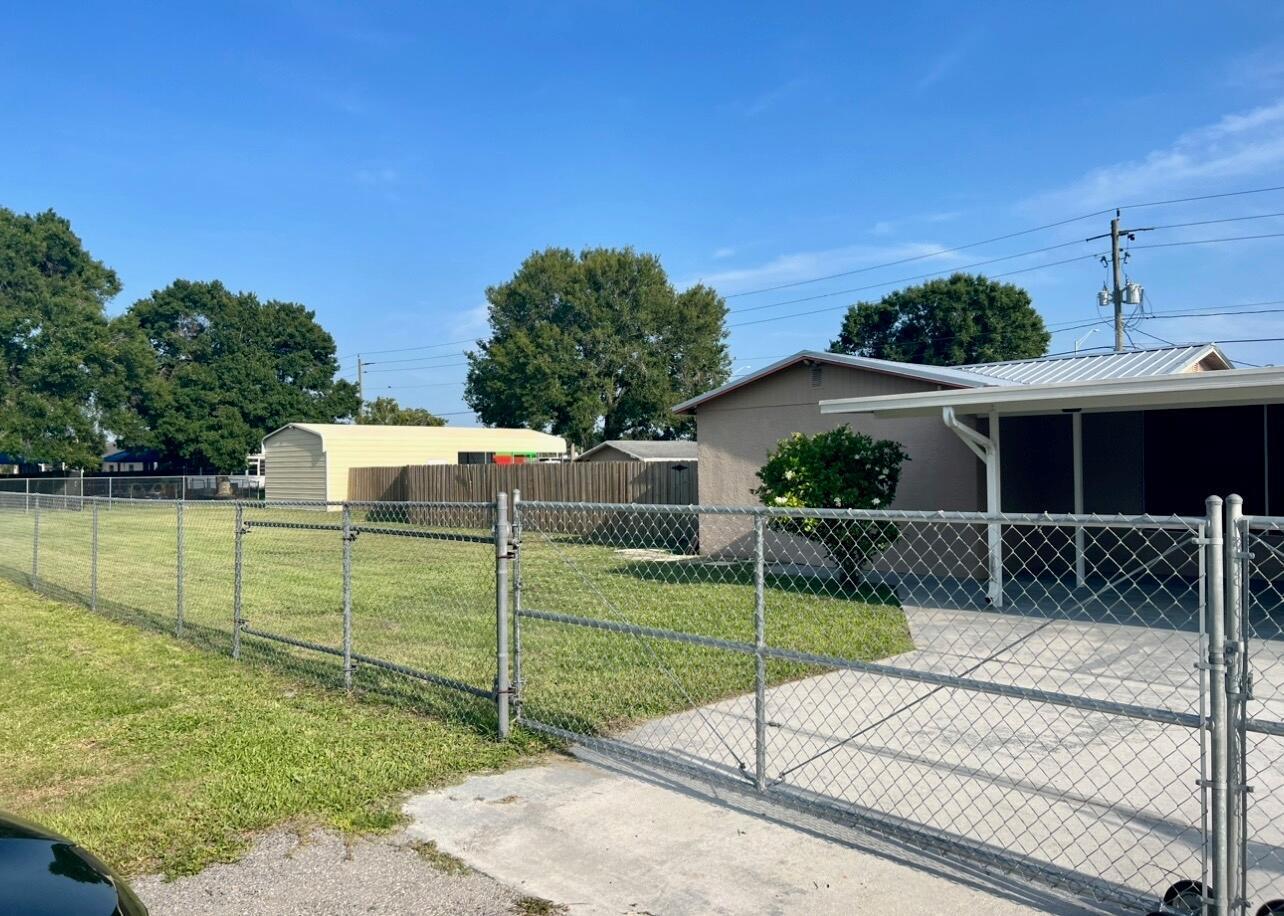 1019 NW 2nd Street, Okeechobee FL 34972 photo 2