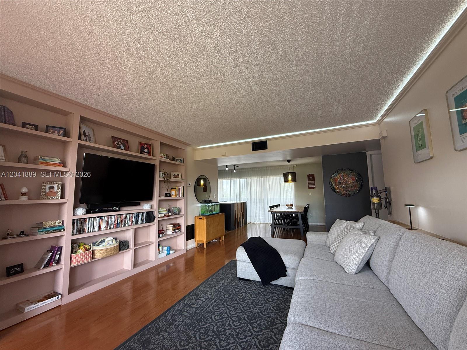 17000 NW 67th Ave # 402, Hialeah FL 33015 photo 2