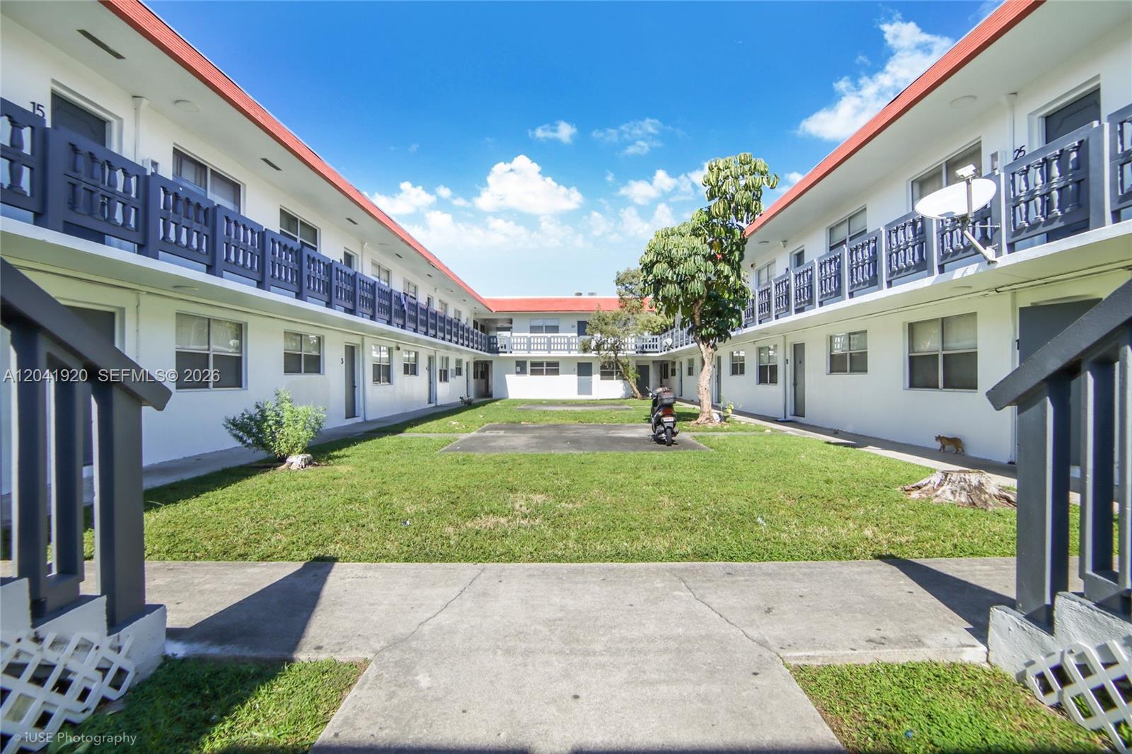 111 NW 152nd St # 11, Miami FL 33169