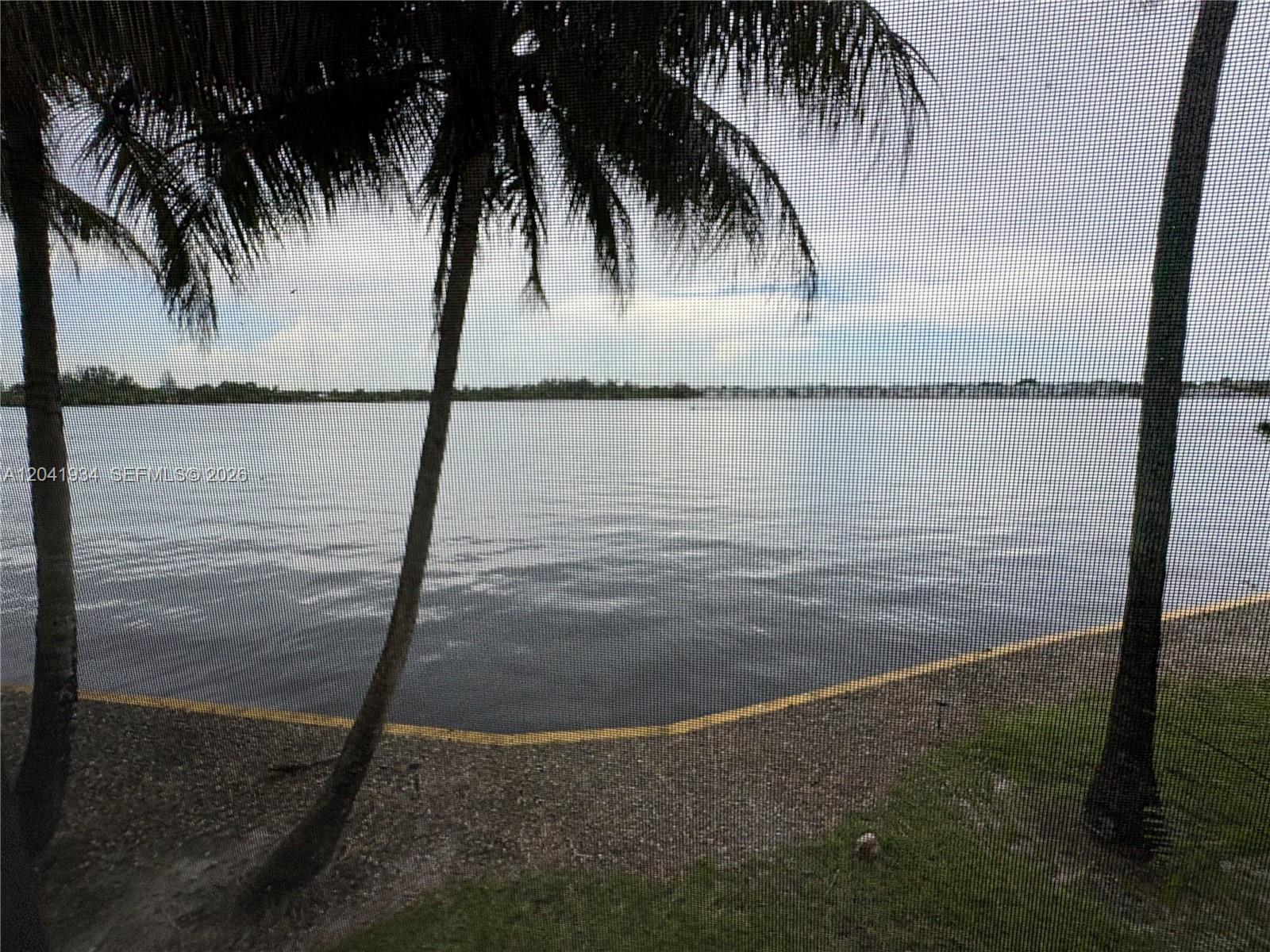 1075 NE Miami Gardens Dr # 211, Miami FL 33179 photo 4