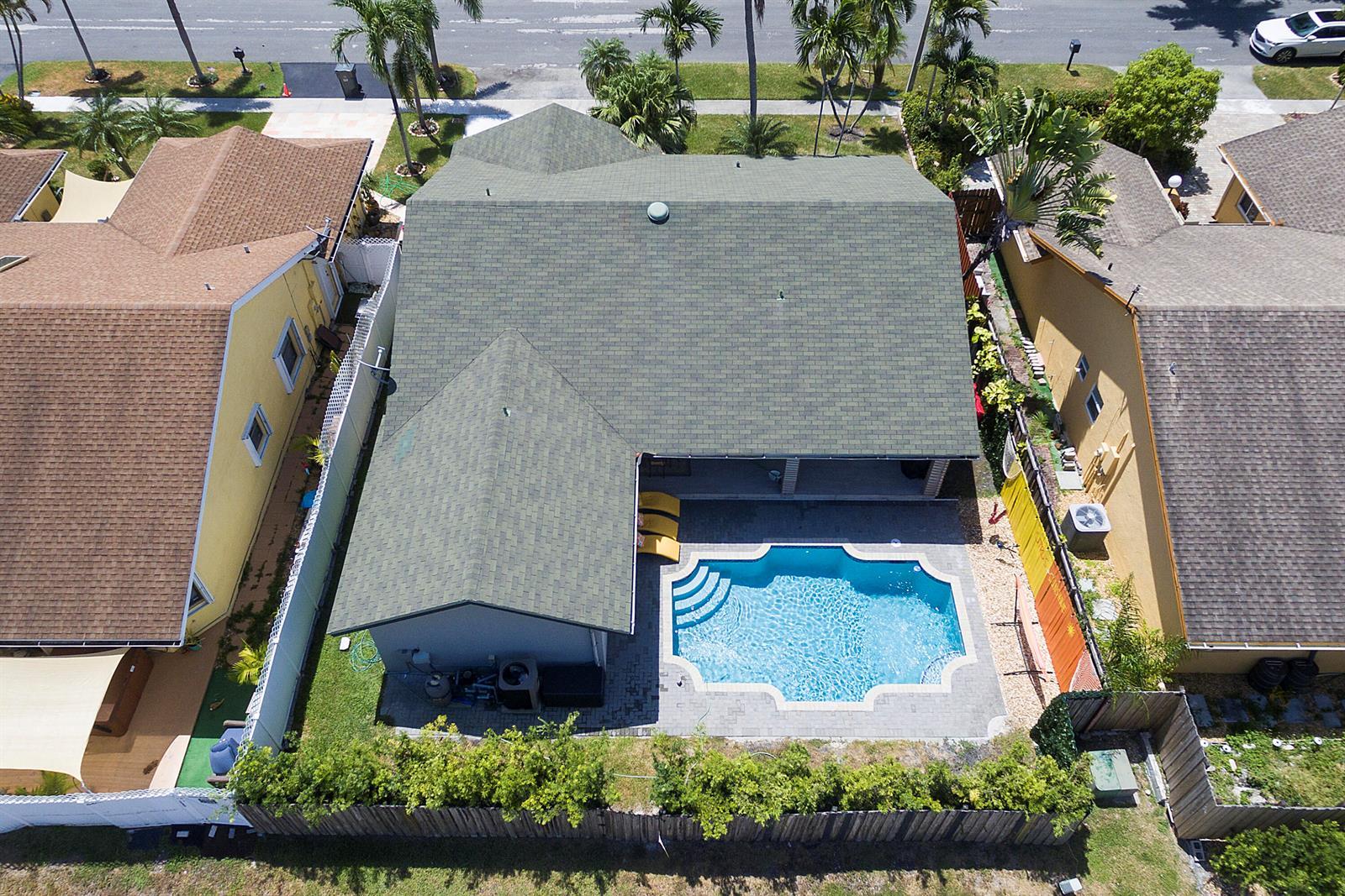 231 SE 8th Street, Dania Beach FL 33004 photo 2