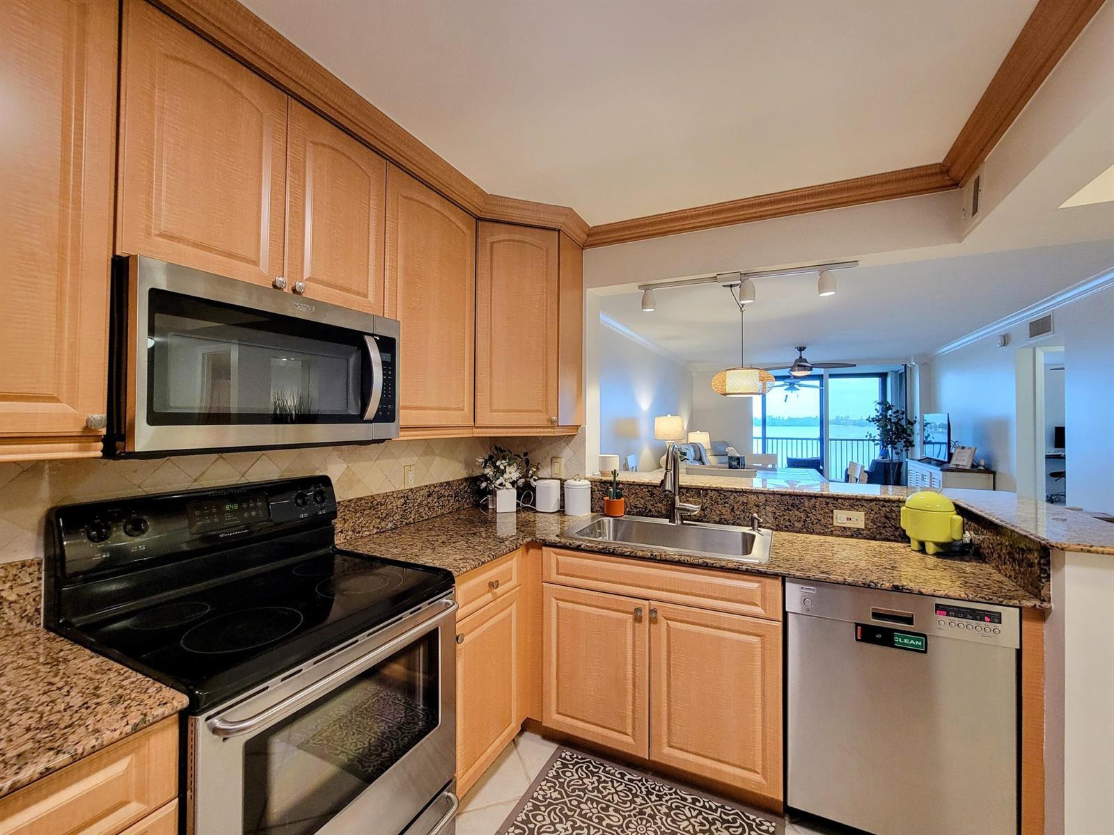 111 Lake Emerald Drive # 406, Oakland Park FL 33309
