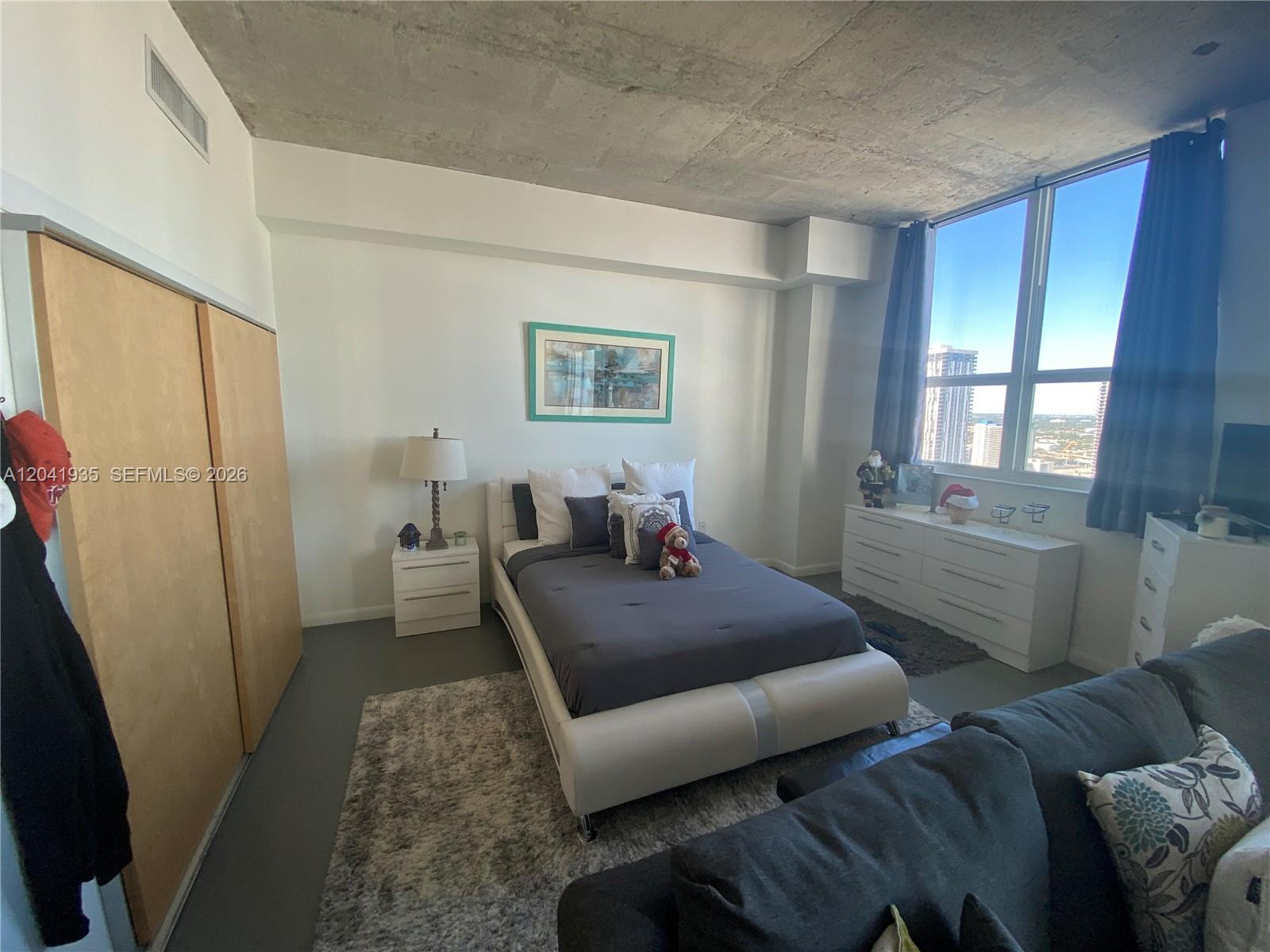 133 NE 2nd Ave # 3409, Miami FL 33132 photo 2