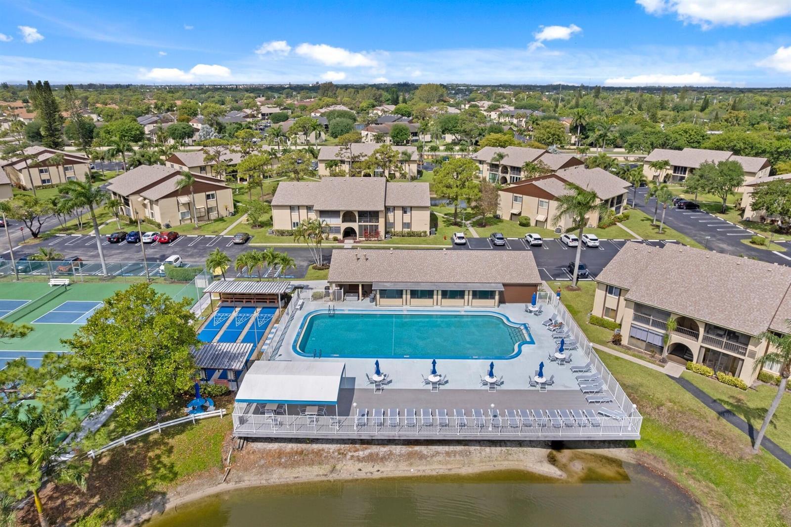 337 Pine Ridge Circle # 2, FL 33463 photo 3