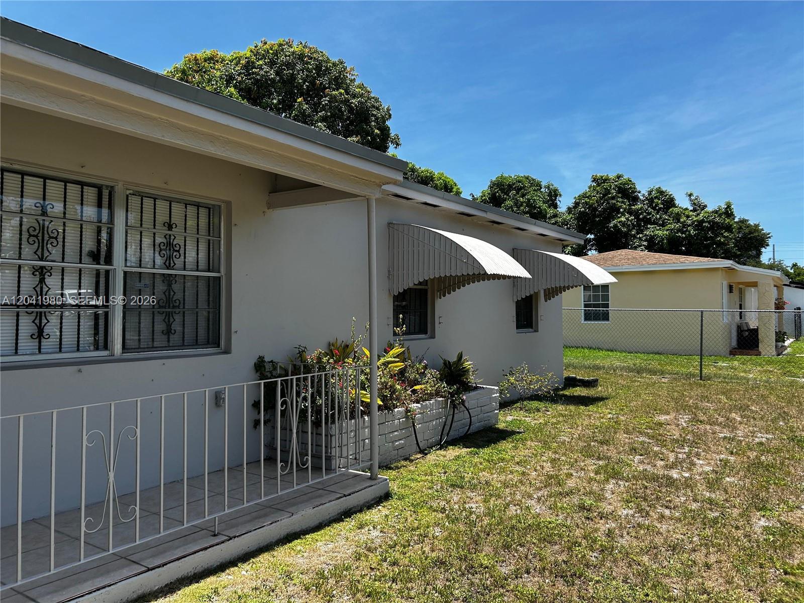 295 NW 189th Ter, Miami Gardens FL 33169 photo 2