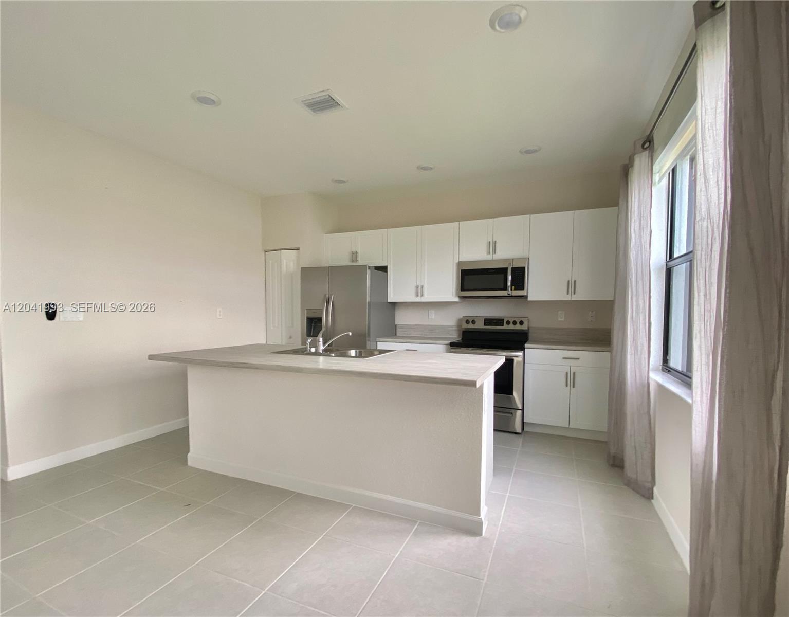 10265 SW 231st Ln, Miami FL 33190 photo 4