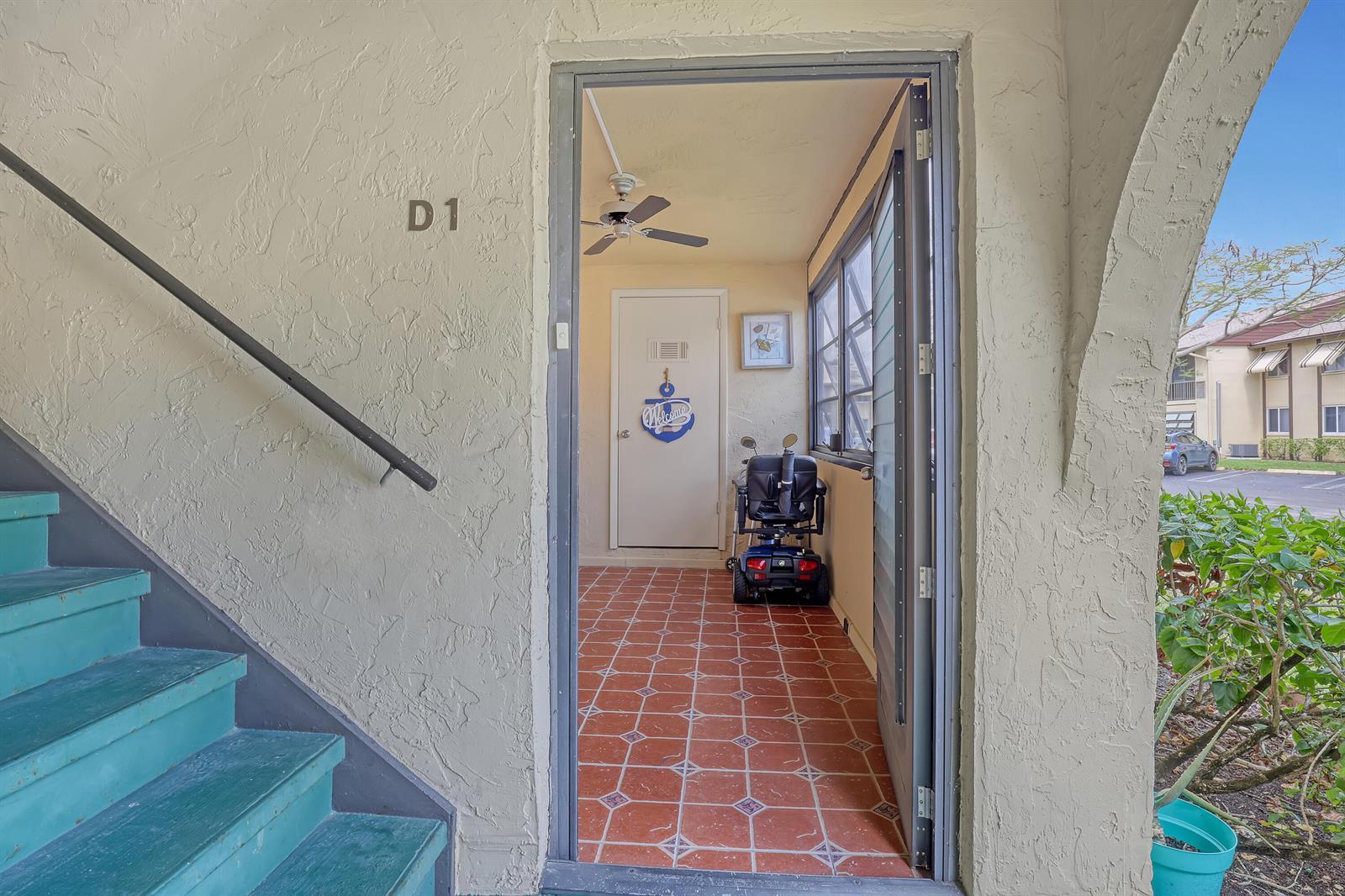 339 Pine Ridge Circle # 1, FL 33463 photo 4
