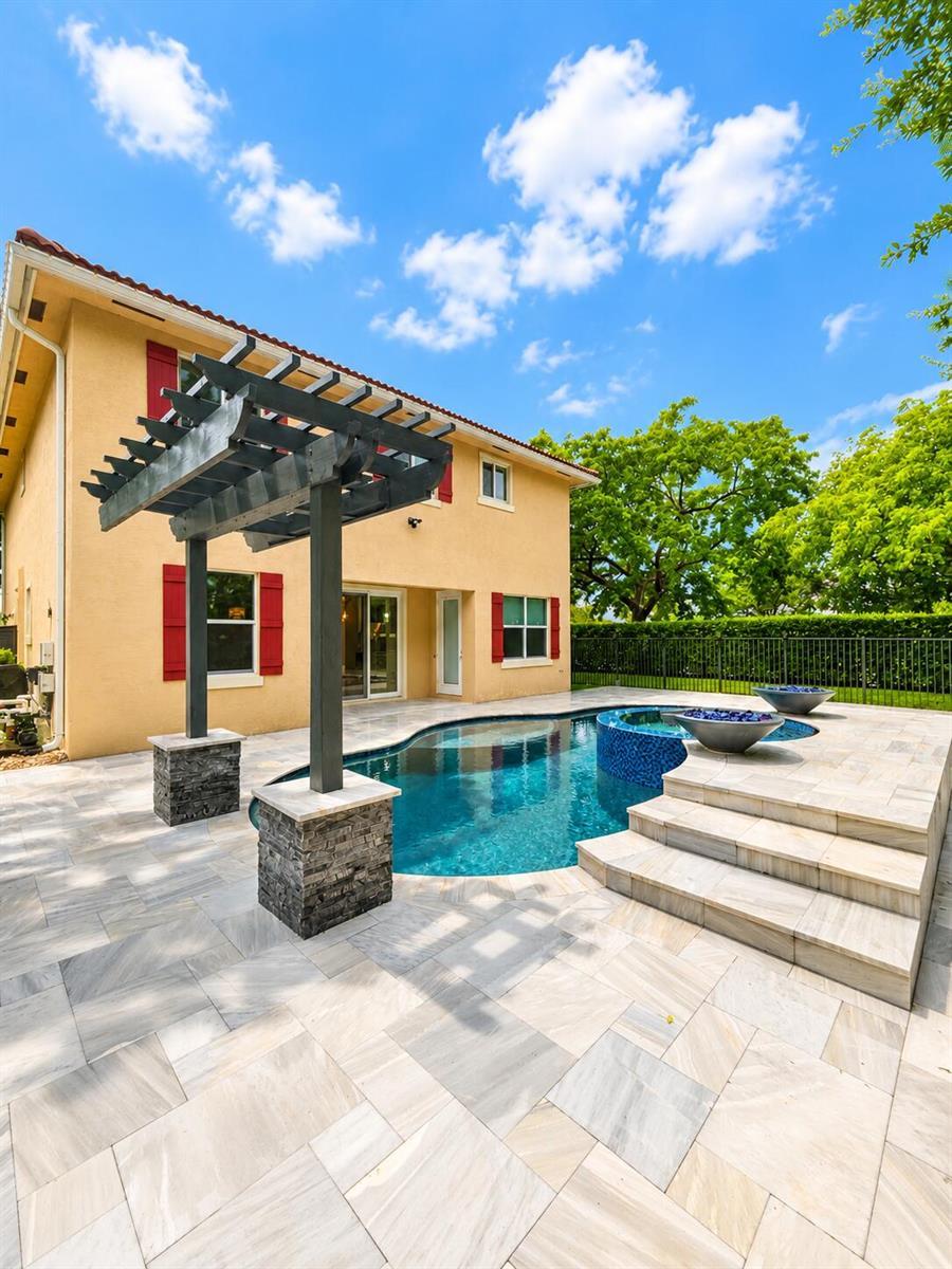 4773 Foxtail Palm Court, FL 33463 photo 3