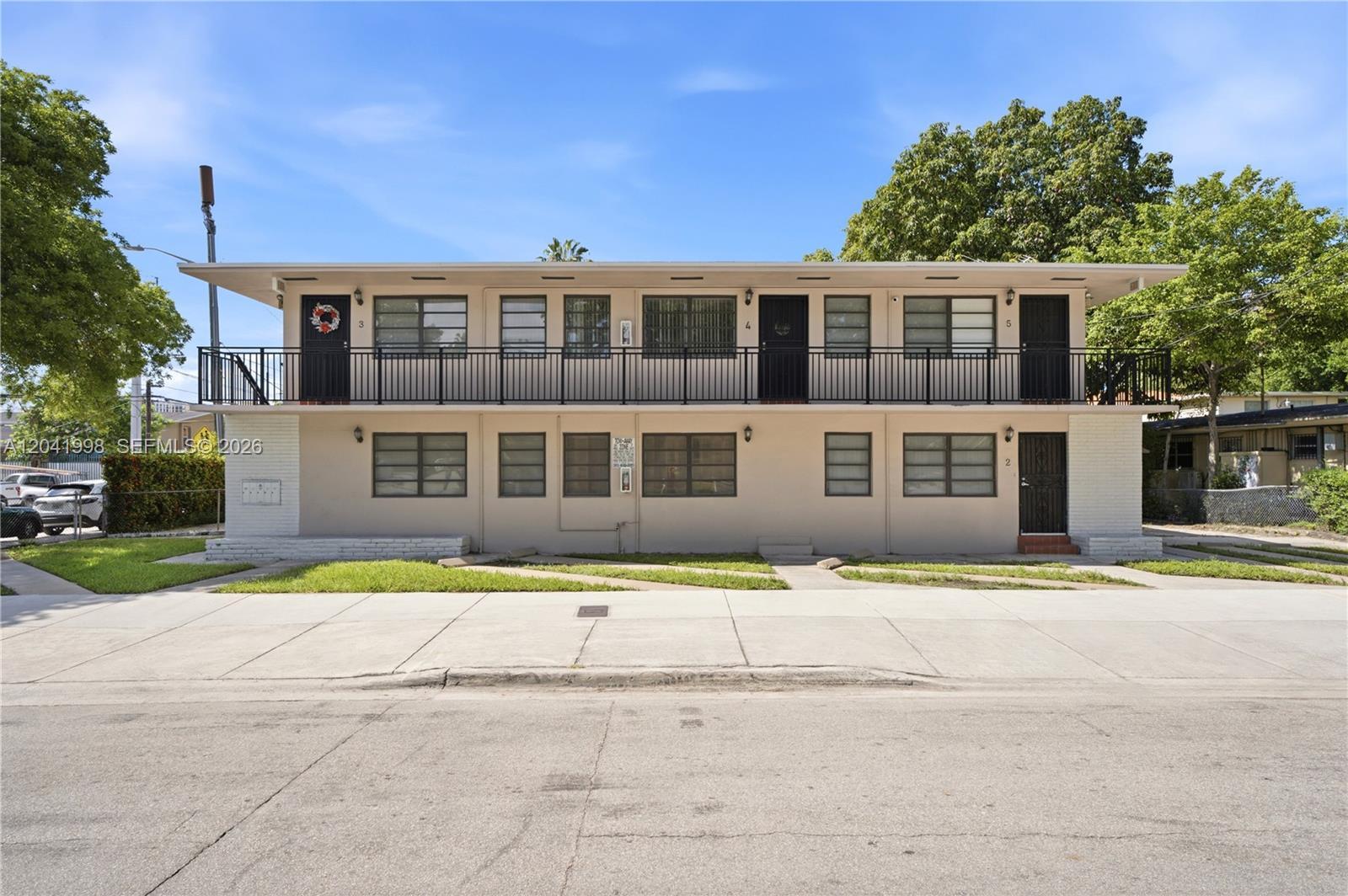 443 SW 4th Ave, Miami FL 33130 photo 2