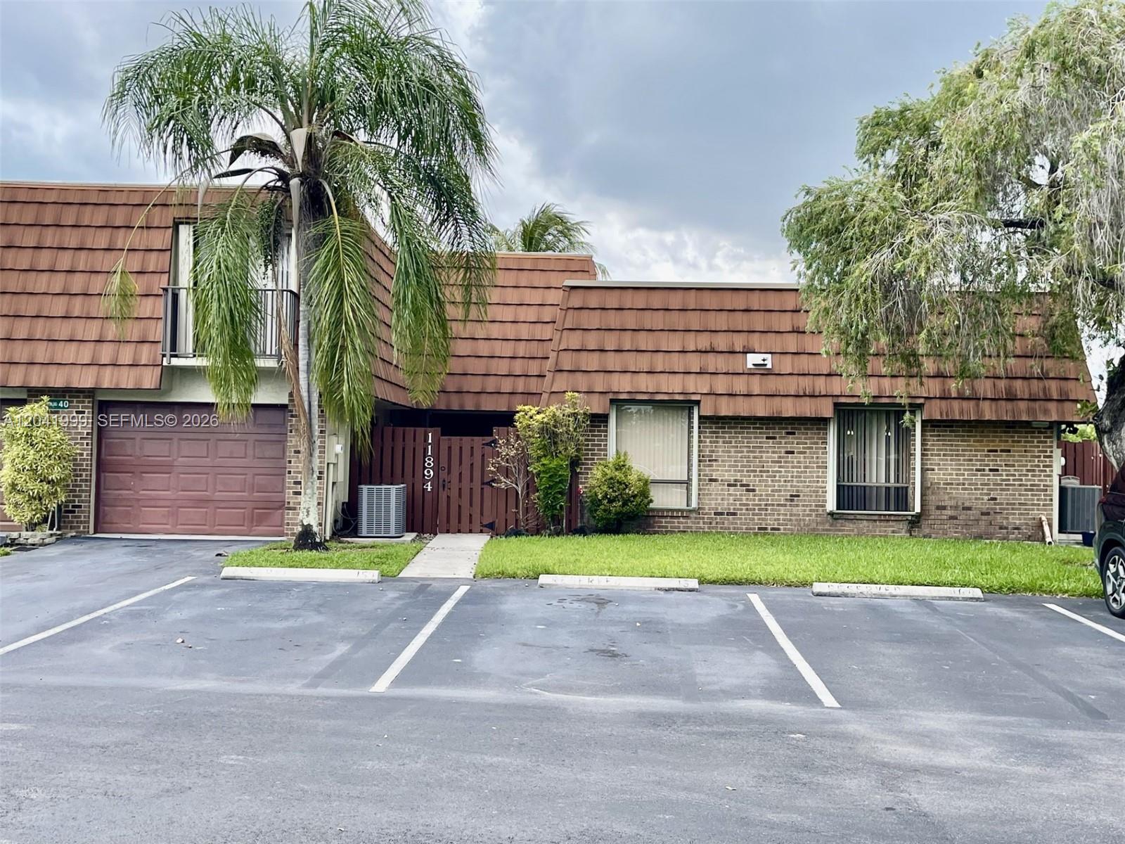 11894 SW 12th Pl # 11894, Davie FL 33325
