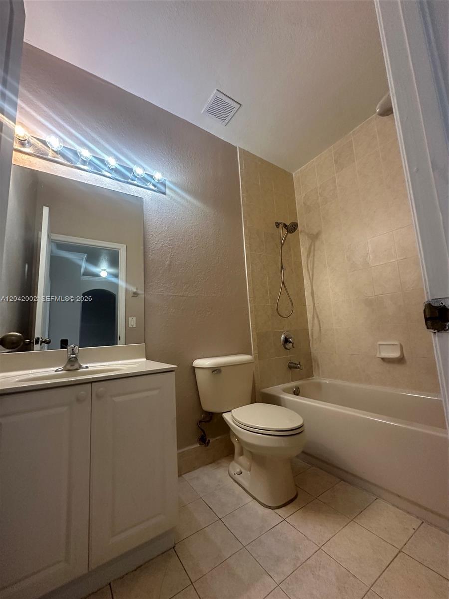 1656 SE 29th Ct # 201, Homestead FL 33035 photo 4