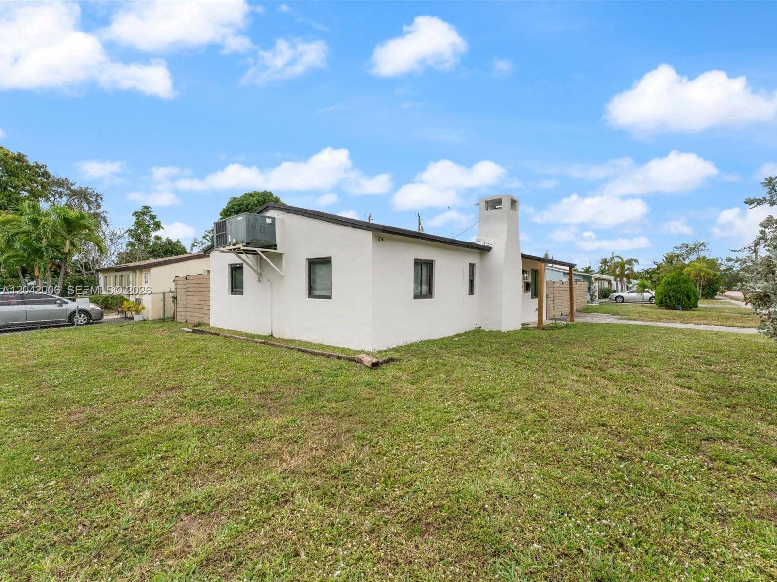 6161 NE 7th Ave, Oakland Park FL 33334 photo 2